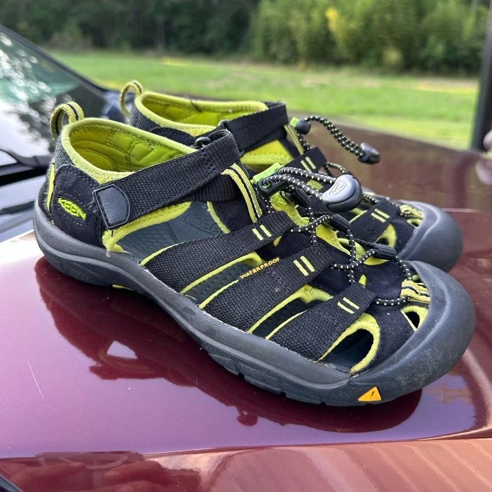 KEEN Women's Black and Lime Sandals - Picture 2 of 7